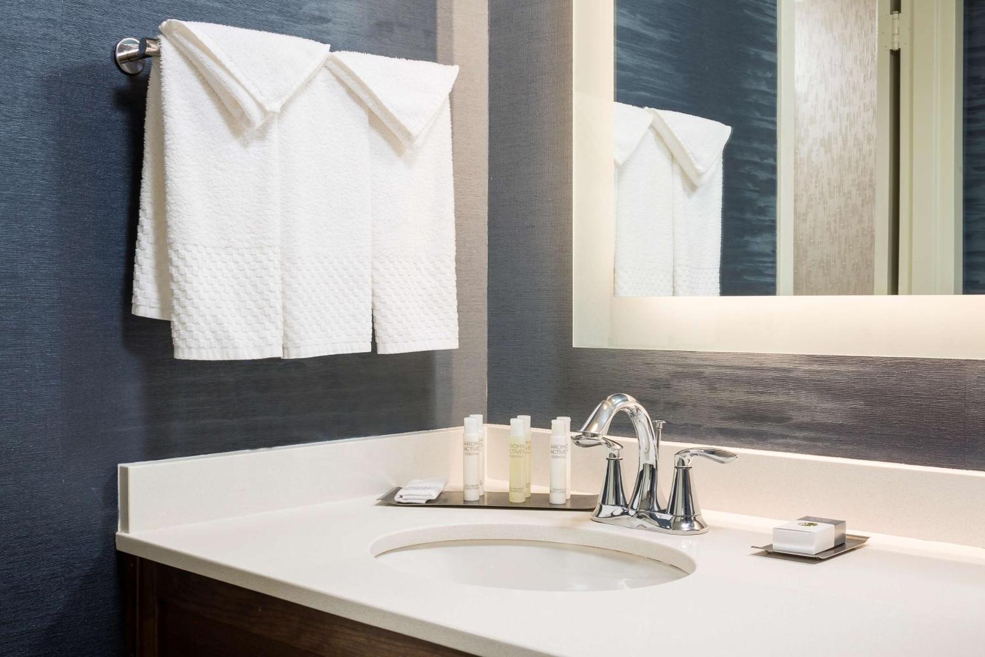 Doubletree By Hilton Boston-Andover Buitenkant foto